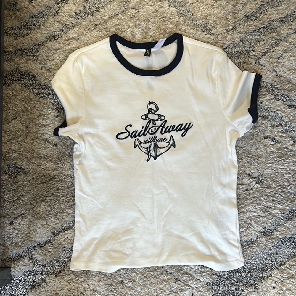 H&M multicolored crew neck cuffed sleeve t-shirt
